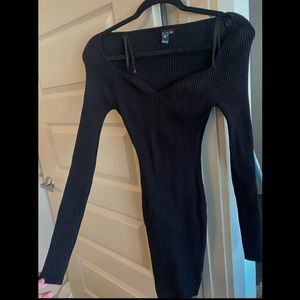 Windsor large black long sleeve bodycon dress